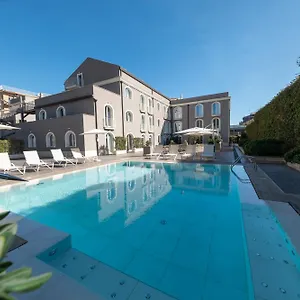4* Hotell Airone